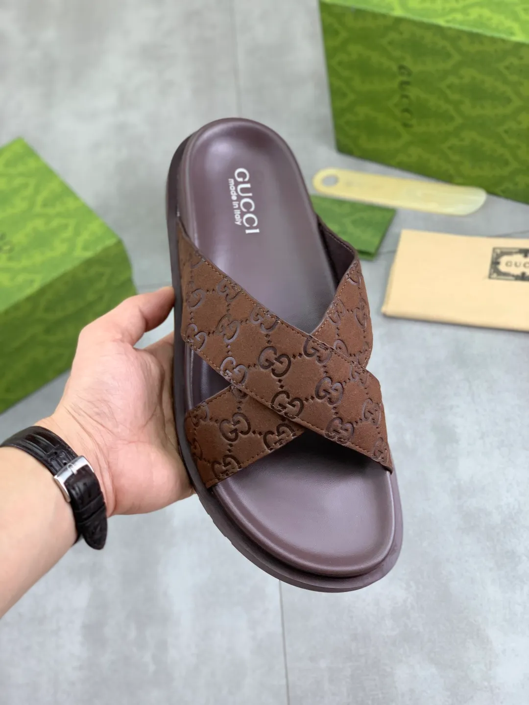 Men's Men's Shoes💰P320💰[New Style]🎁🎁🎁 High-quality GUCCI new casual slippers for the Year of the Snake, original official website, perfect workmanship, transmitting a kind of noble luxury, sublimating its definition of luxury in Gucci's high-end extraordinary craftsmanship. Original Gucci double G combination outsole, code number: 38-44 (45 customized)